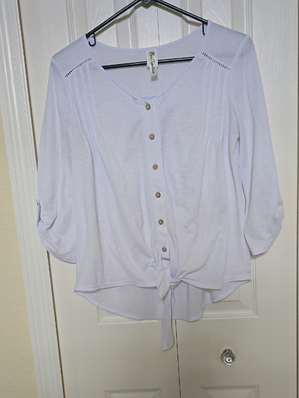 Pure Seduction White Button-Front Tie-Hem Women's Shirt